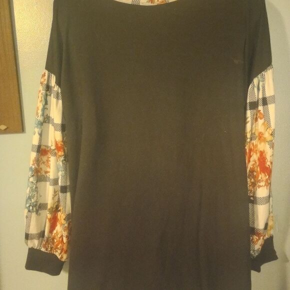 Floral and plaid balloon sleeve top - Picture 4 of 9